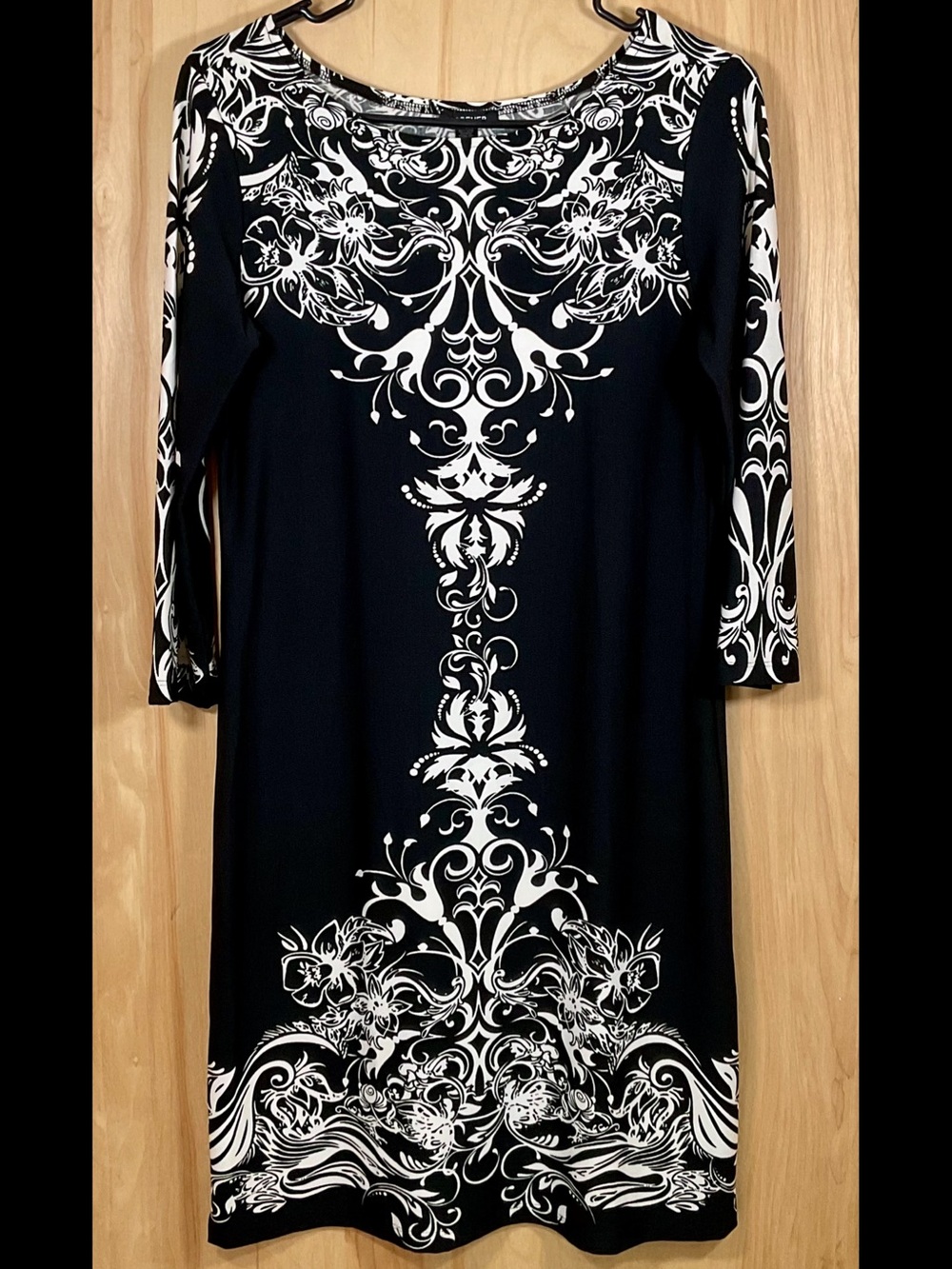 Forever Ornate Damask Print Shift Dress - EUC
